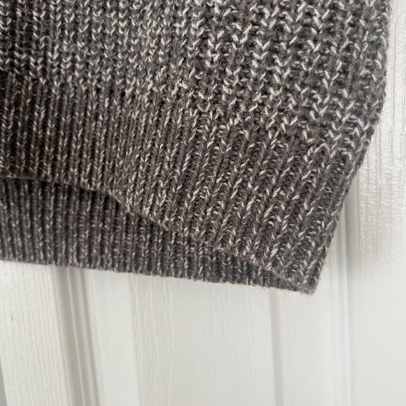 H&M Divided Knit Vest - Picture 2 of 4